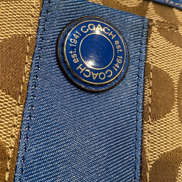 EUC Coach Large Wristlet Signature Canvas & Leather - Picture 3 of 12